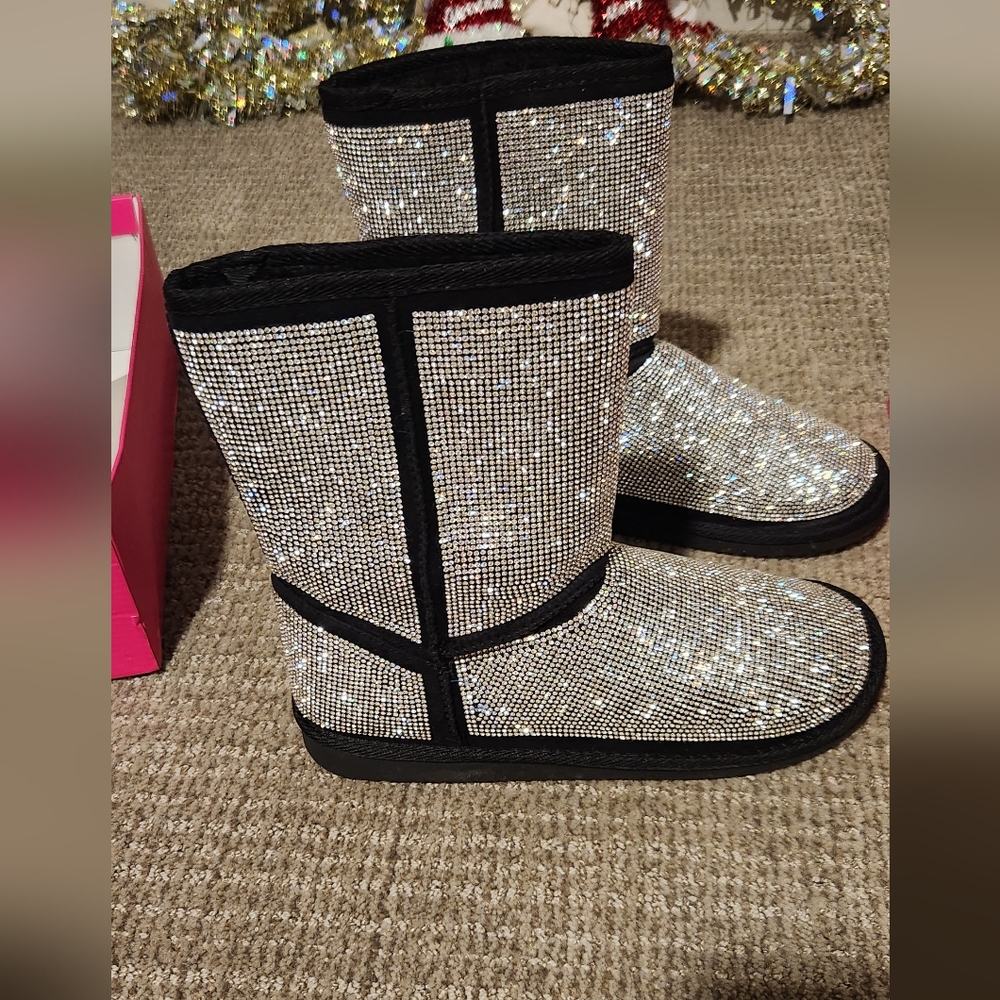 Shoe dazzle Women fuzzie dazzler boots - Picture 4 of 10